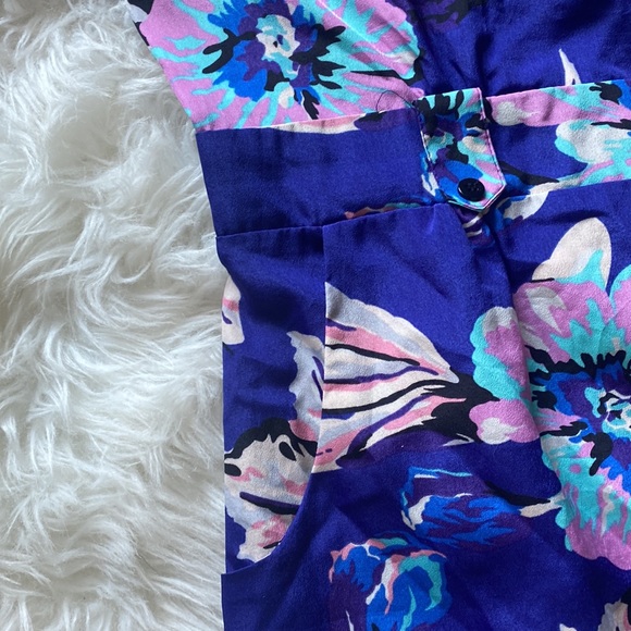 Blue dress w pockets! - Picture 2 of 6